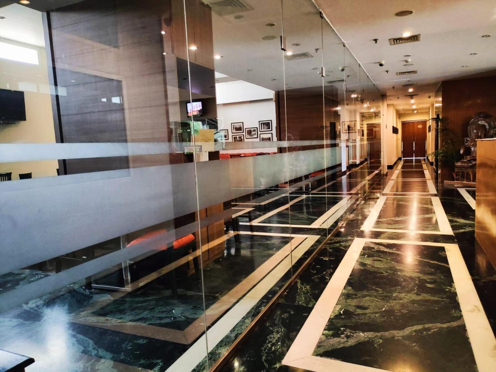 La Franklin Hotel Бхубанешвара Экстерьер фото